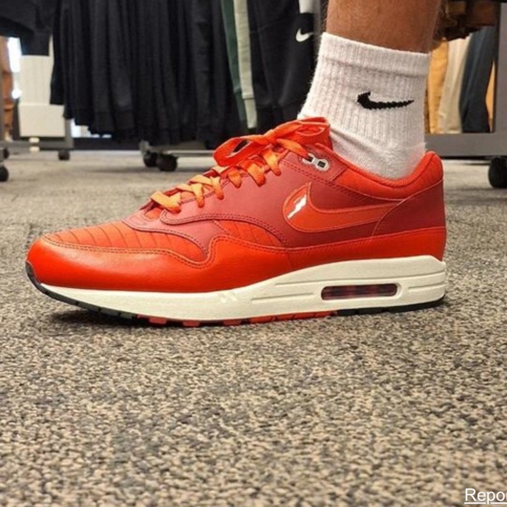 Nike Air Max 1 'Gym Red Crimson' Men’s 12 NEW SOLDOUT
